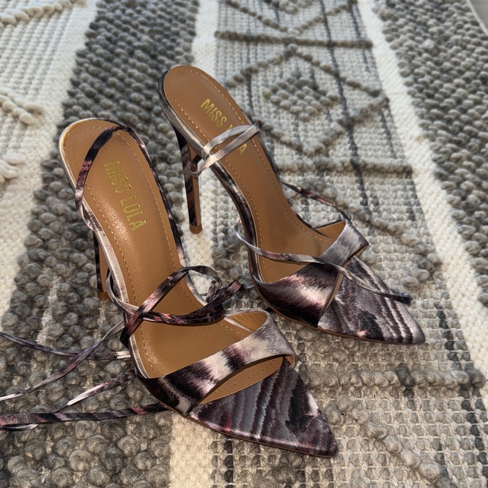 Miss Lola Women's Strappy Heels - Black and Gray